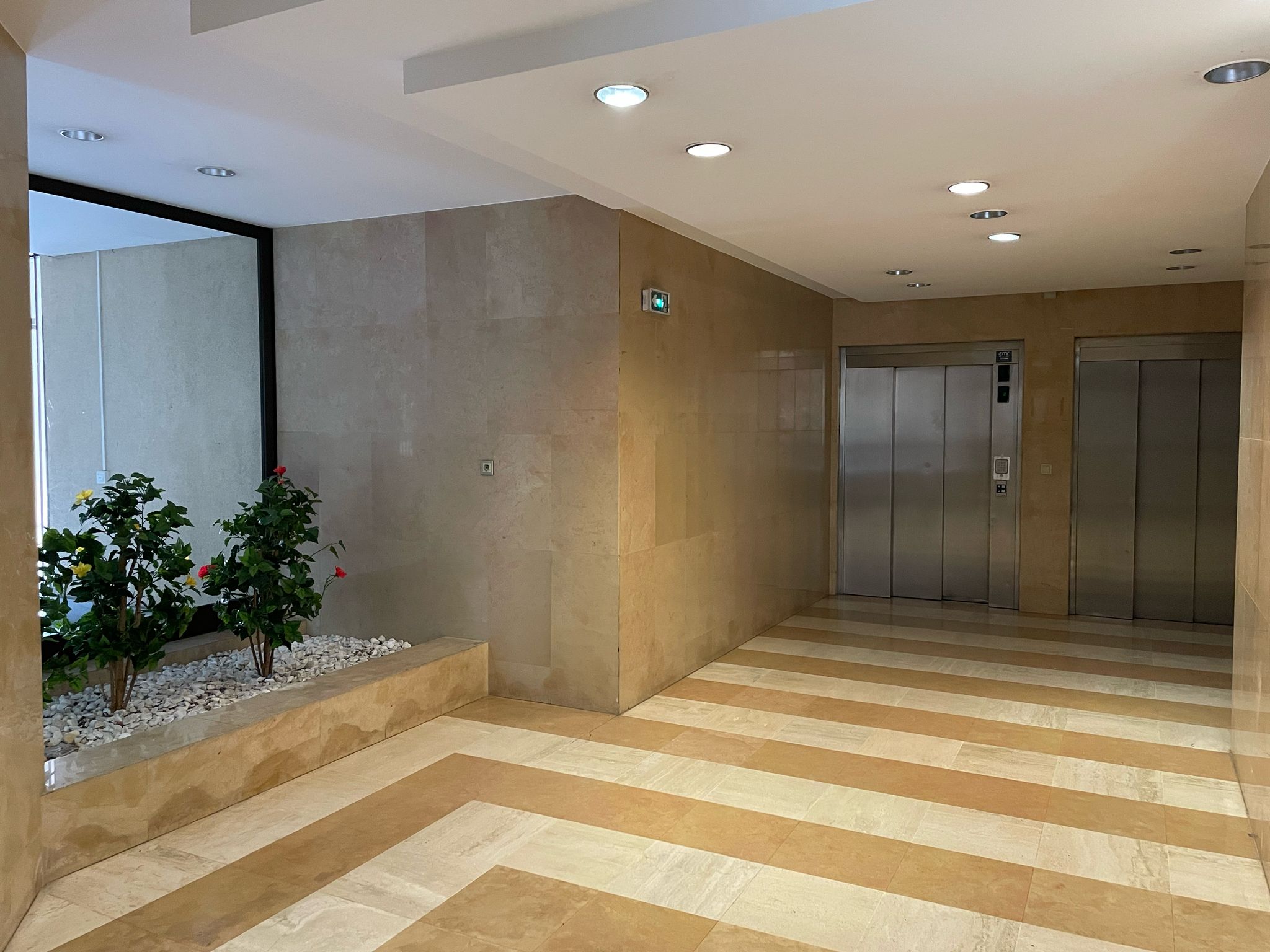 RÉSIDENCE HÔTELIÈRE / IMMEUBLE DE BUREAUX- NICE LE PORT - 2